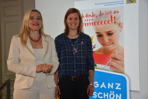 Huml stellt Bericht zur psychischen Gesundheit bei Kindern und Jugendlichen in Bayern vor – Gesundheitsministerin: Dank an Ski-Ass Viktoria Rebensburg für die Unterstützung der Schwerpunktkampagne