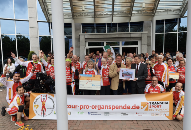 16. Radtour pro Organspende Herzlicher Empfang beim Zwischenstopp in Neu-Isenburg